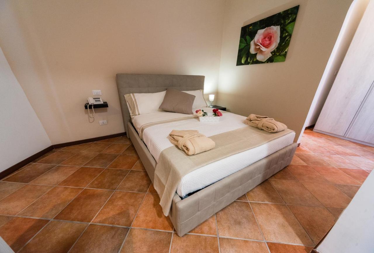 Le Undici Rose Hotel Viterbe Extérieur photo