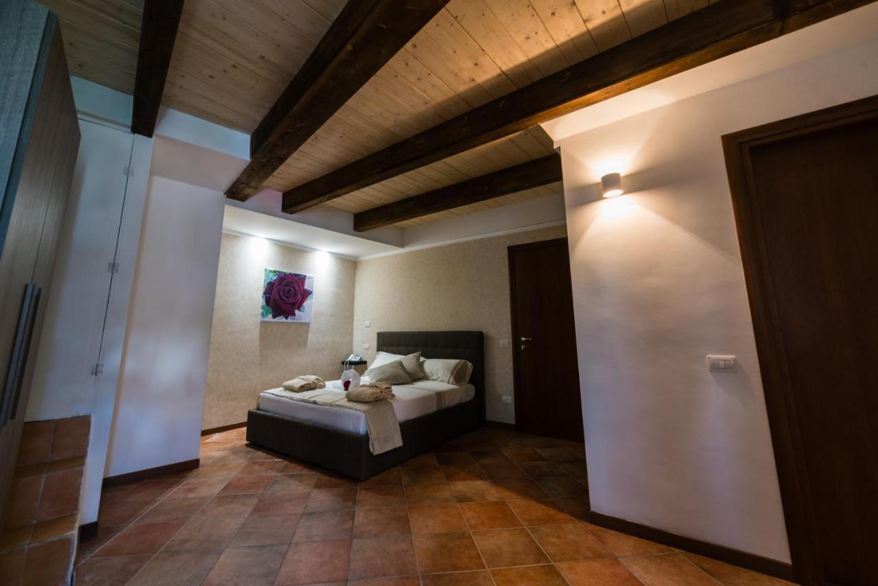 Le Undici Rose Hotel Viterbe Extérieur photo