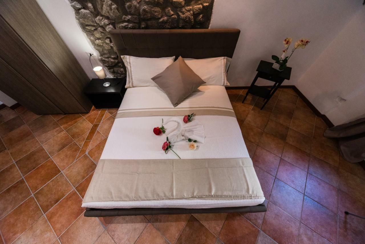 Le Undici Rose Hotel Viterbe Extérieur photo