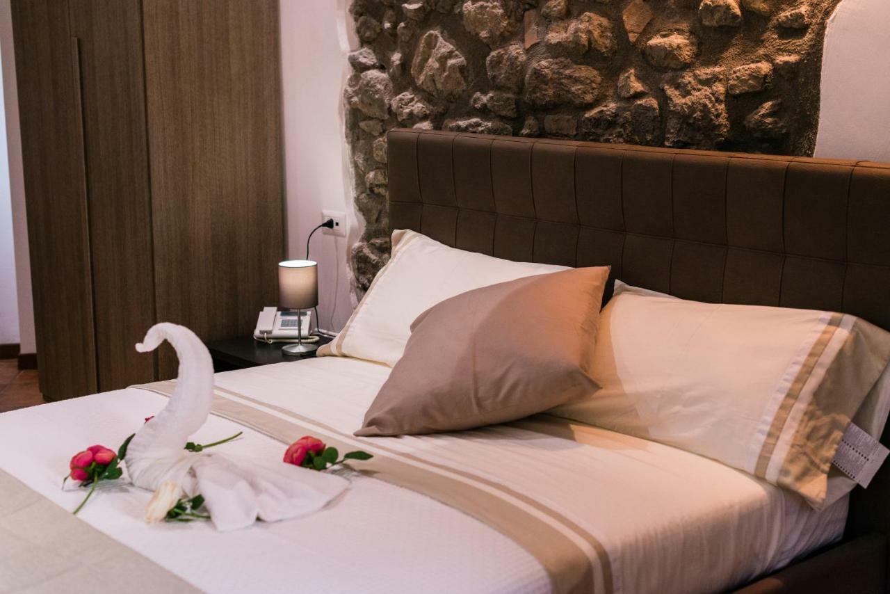 Le Undici Rose Hotel Viterbe Extérieur photo