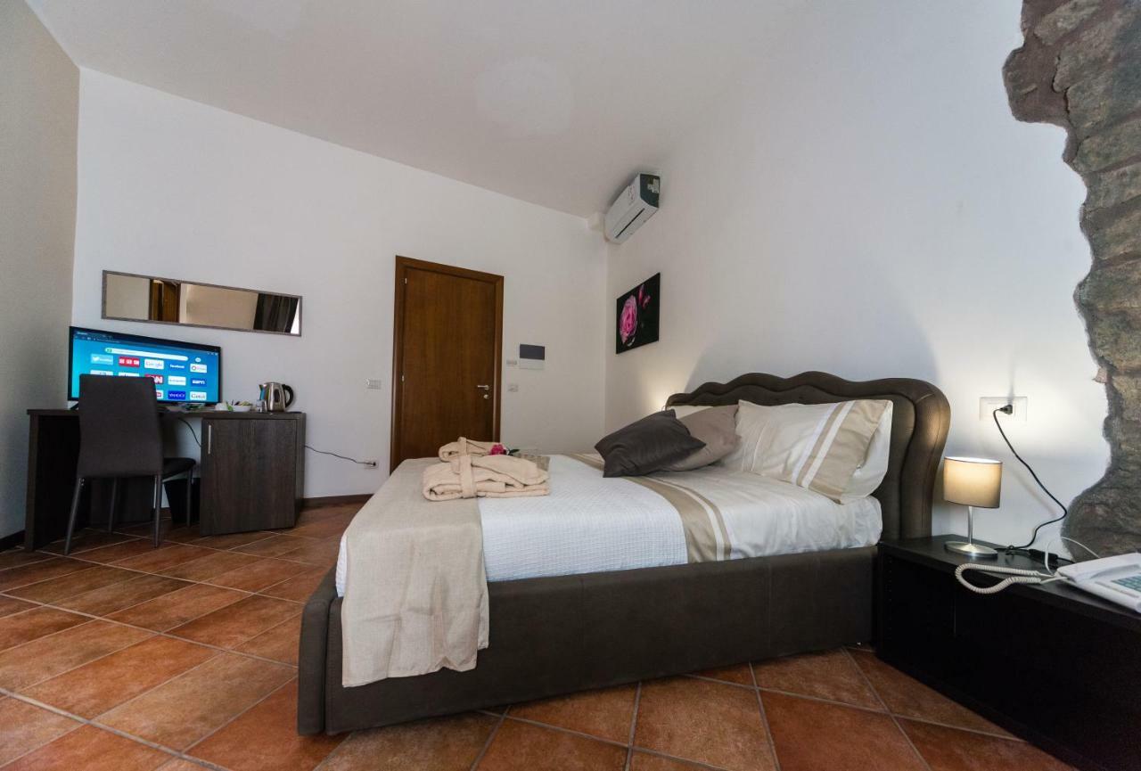 Le Undici Rose Hotel Viterbe Extérieur photo